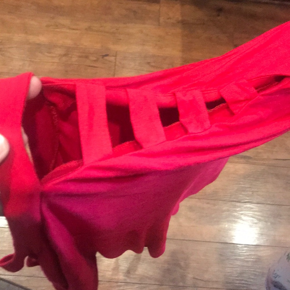 B.L.E.U Red Top - Picture 5 of 5